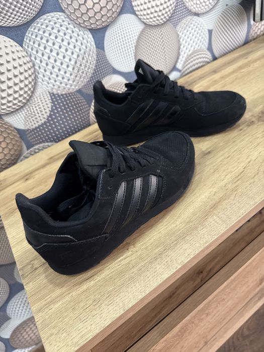 Adidas маратонки