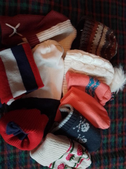 Детски шапки,шалове и аксесоари