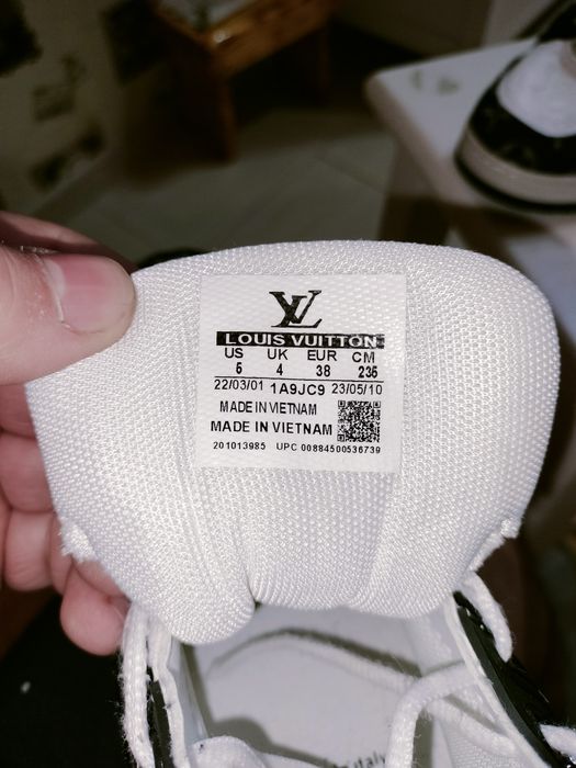 Louis Vuitton mărimea 38