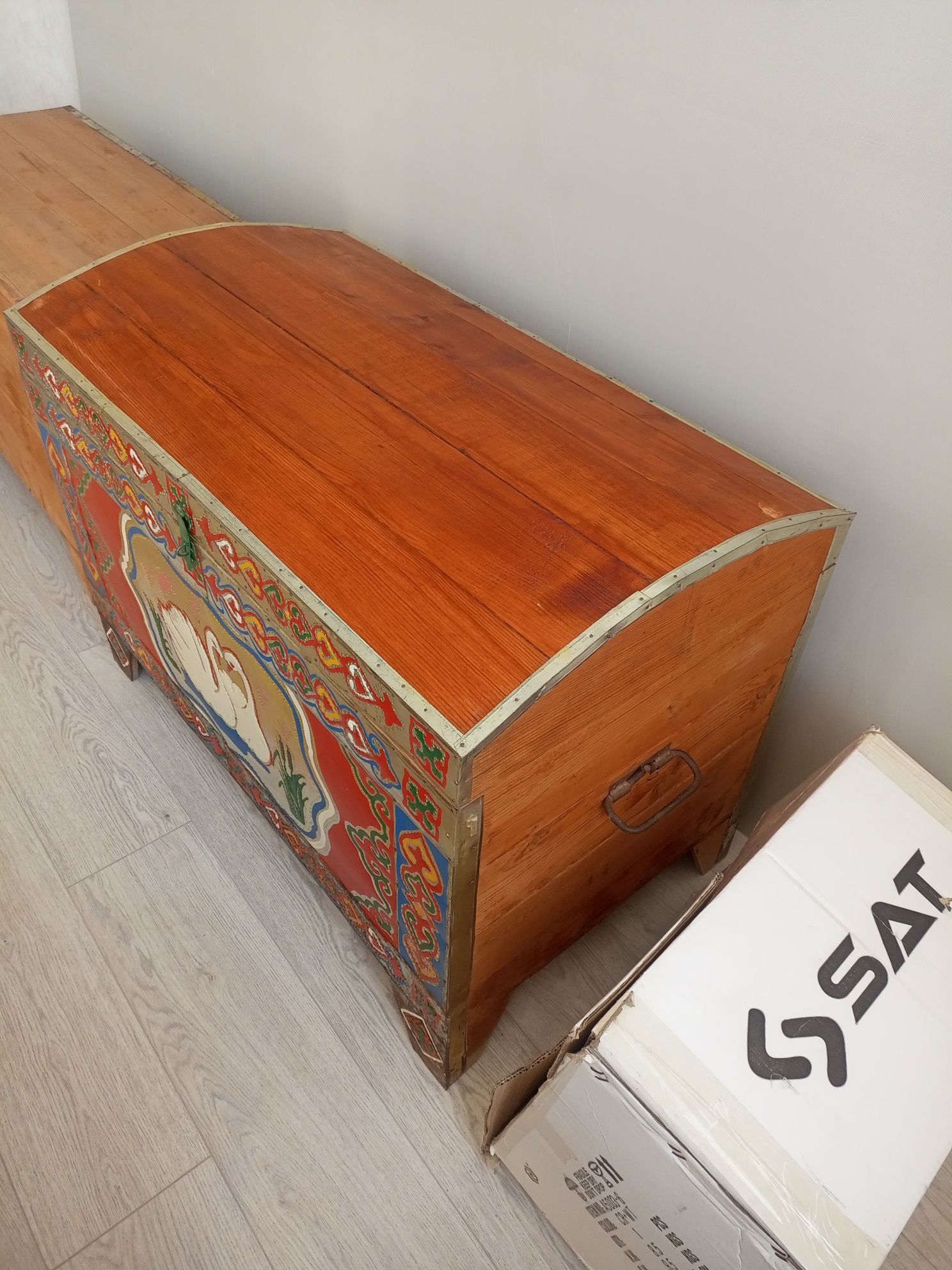 Сандыктар, жаксы усталган 3шт,агаштан жасалған,разм.100см/53см/64см