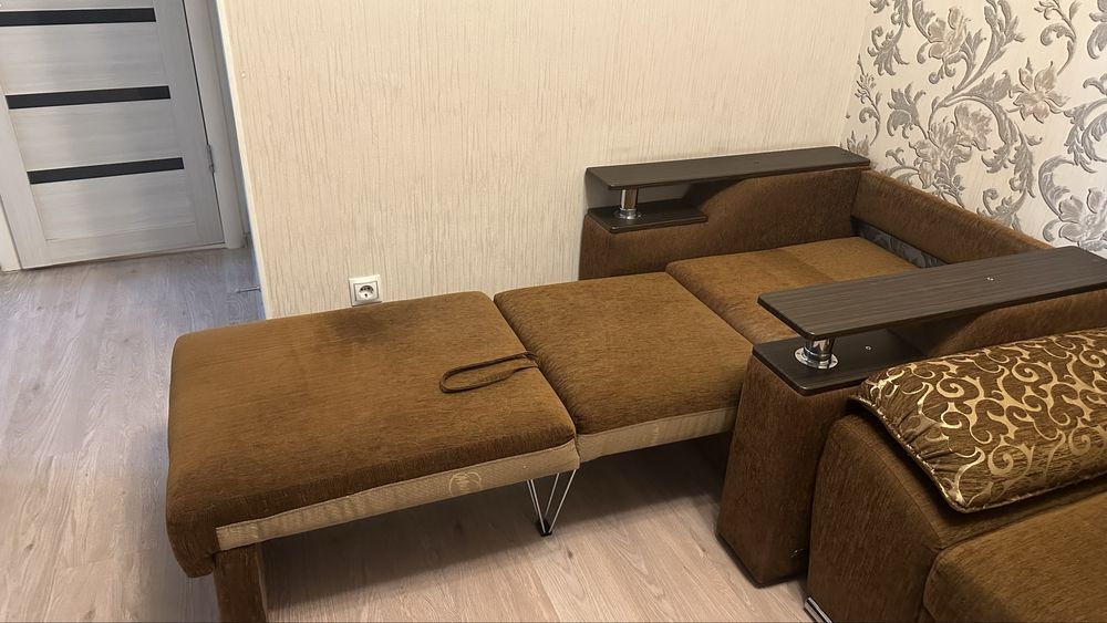 Продается  диван и кресло.