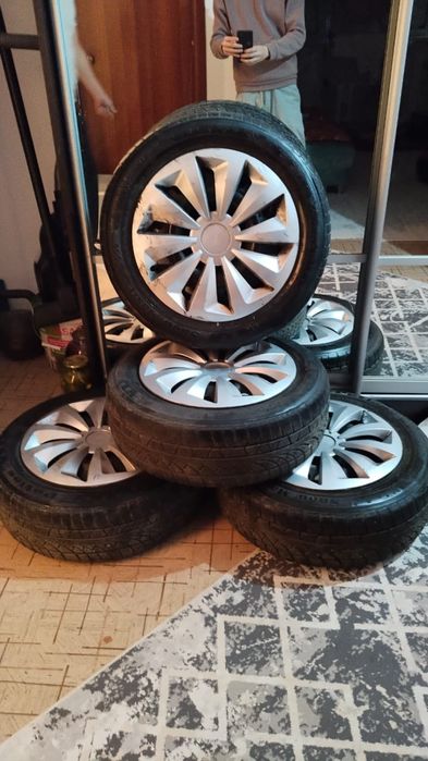 Продаются зимний шины с дискамы.