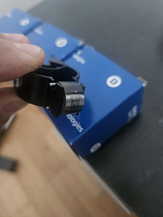 Supapa retur injector Dacia Logan , Sandero 1.5 dCi E3 / E4 Delphi