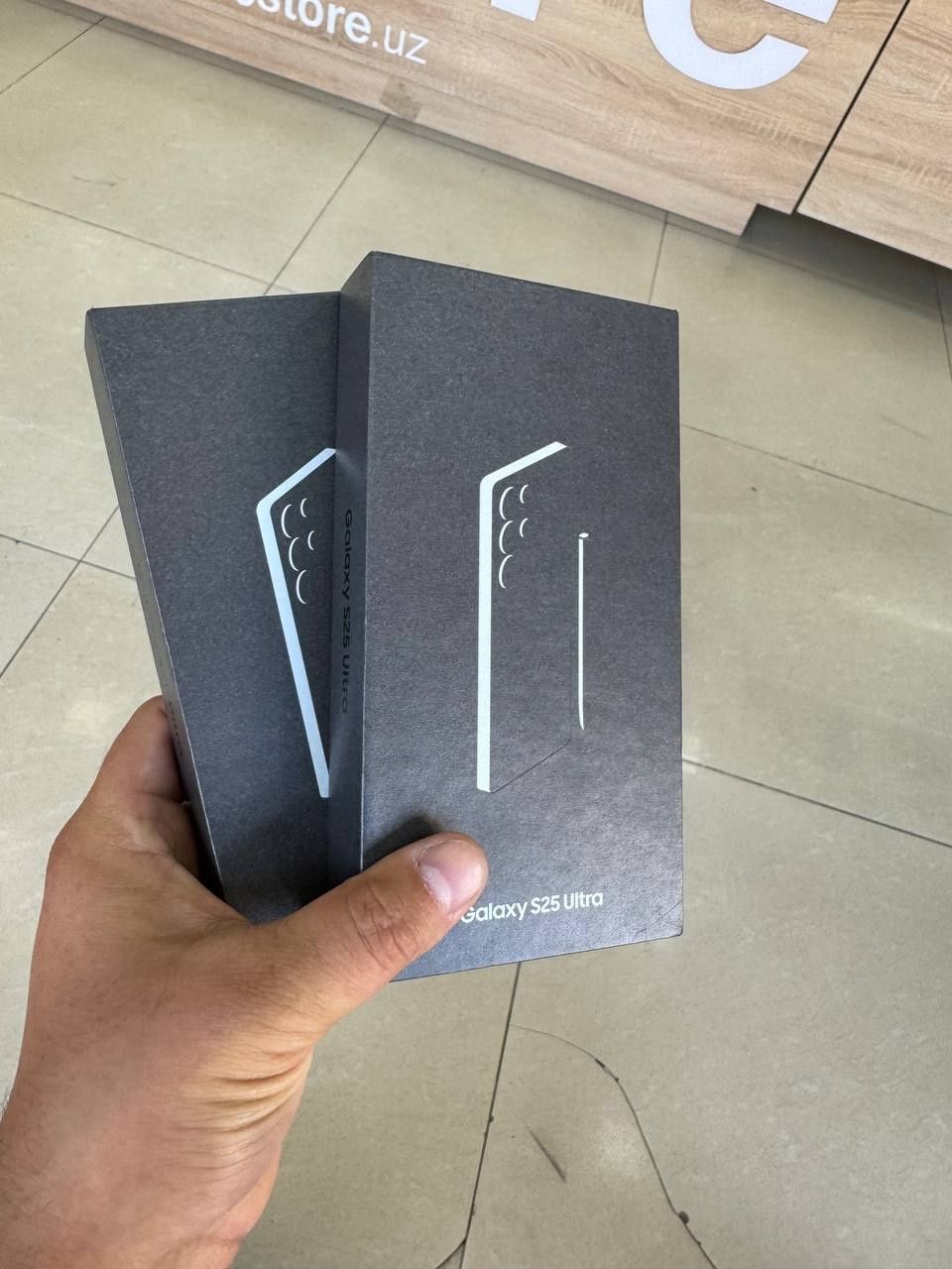 S25 Ultra 1,300,000 sum 12 oyga