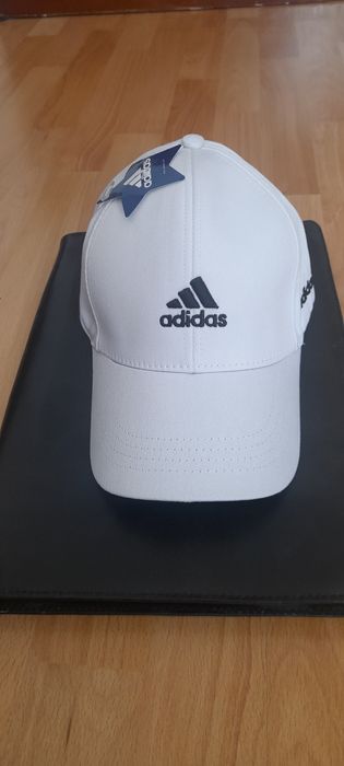 Vând șapcă adidas originală nouă