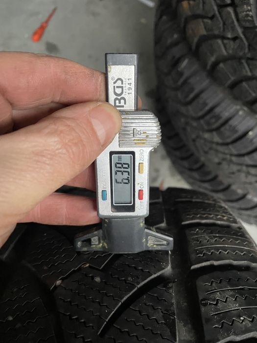 Anv M+S 235/55/17 Goodyear/Platin