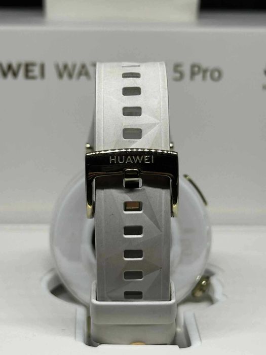Huawei Watch GT 5 PRO 42mm White Fluoroelastomer Strap/ Като нов