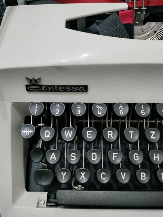 Mașina de scris Contesa de lux