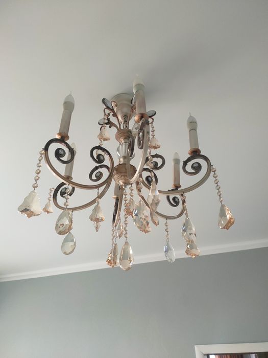 Продам люстру отличного качества