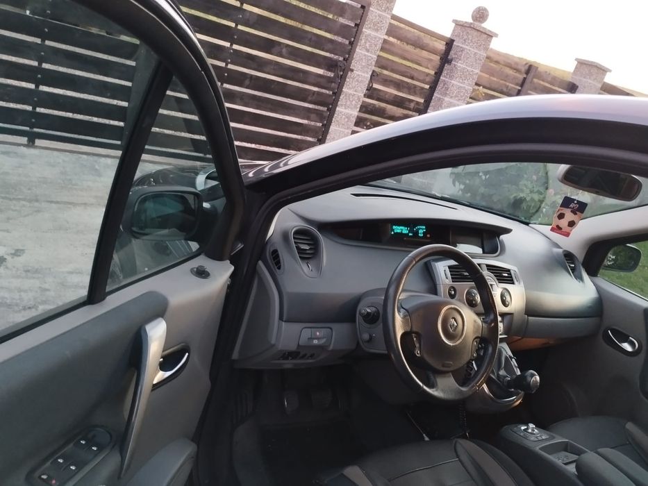 - Renault grand scenic 
An 2007 
Motor 2.0 cp 150
Cutie manuala 6+1
Se