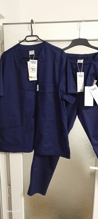 Costum medical XL