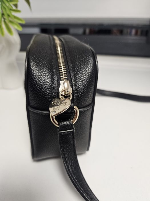 Guess дамска чанта