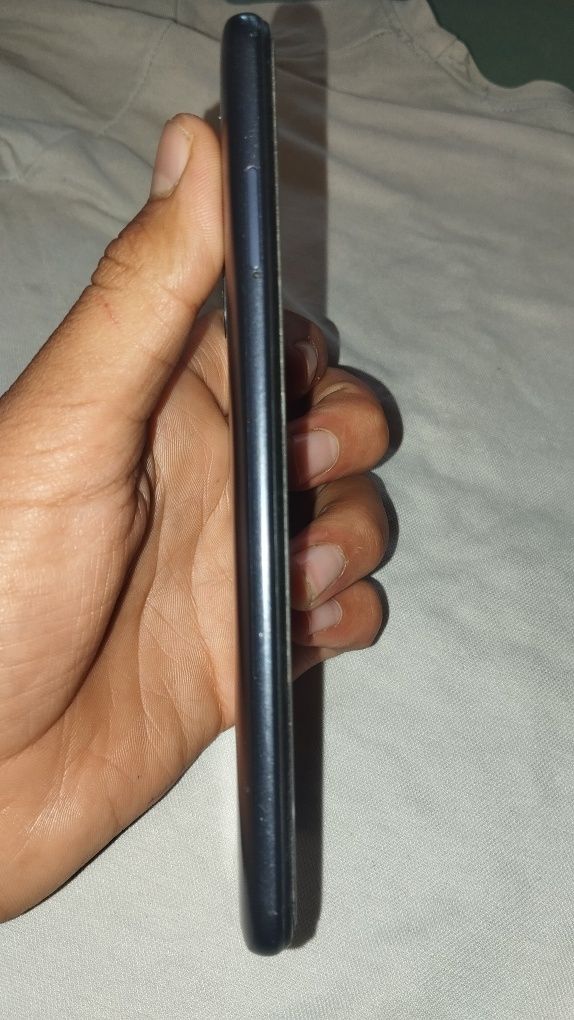 Redmi  9 4/128gb kar dak bor rangi qora
