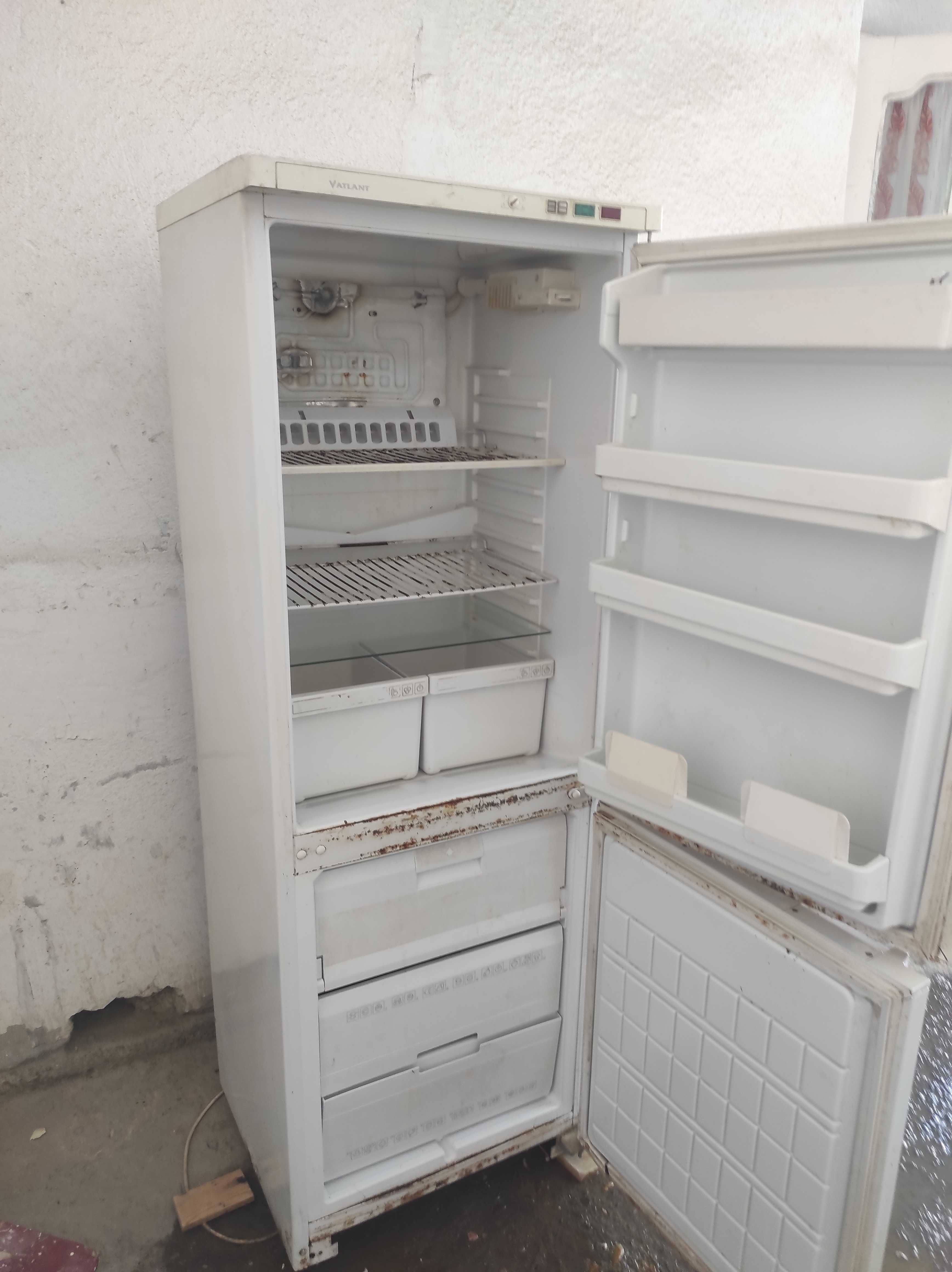 Холодильник б/у Атлант