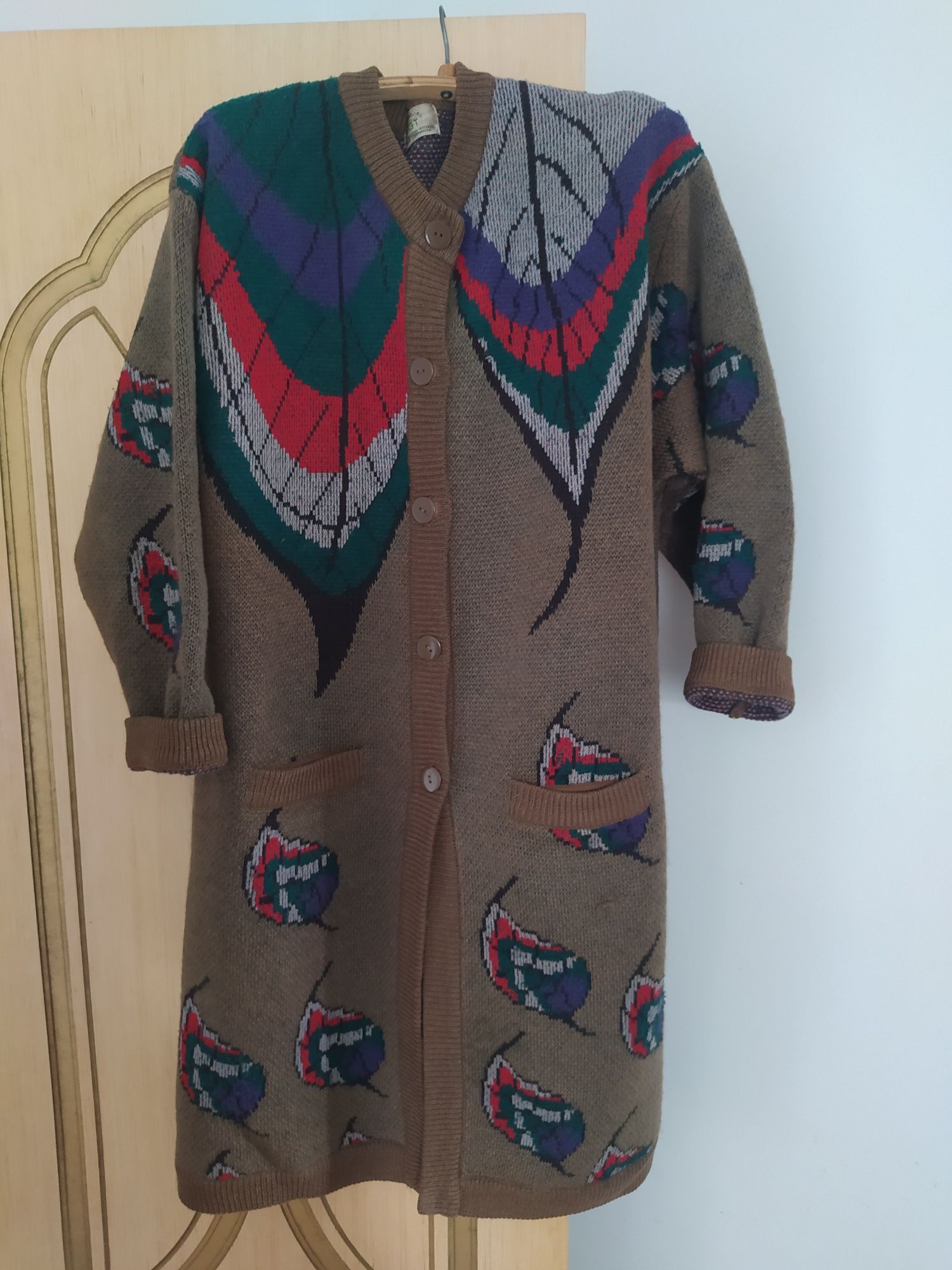 Продам куртку оверсайз (зимняя, новая) в Каскелене, самовывоз. 
Цена: