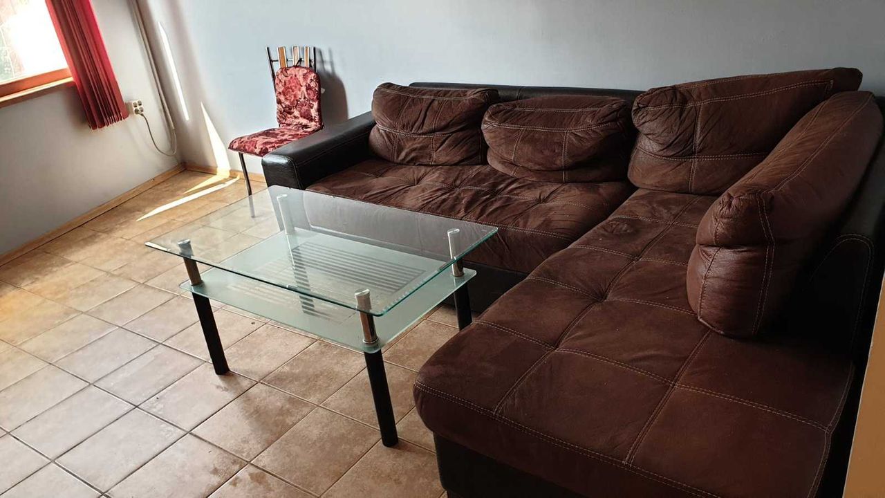 Дава се под наем Двустаен апартамент в Варна, Аспарухово - 50 кв.м за 306 € - Снимка #1