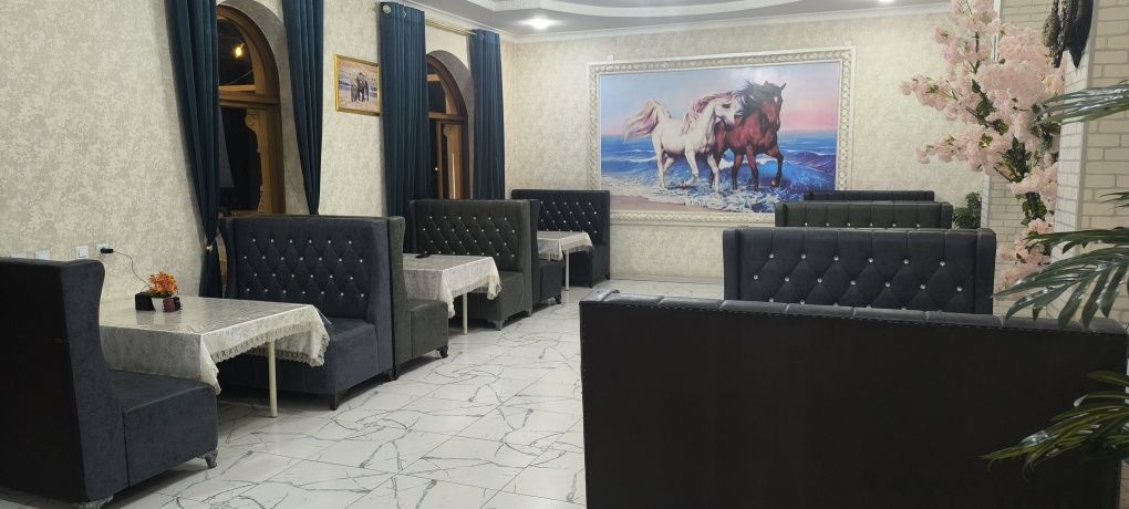 Kafe va restoranlar uchun divan