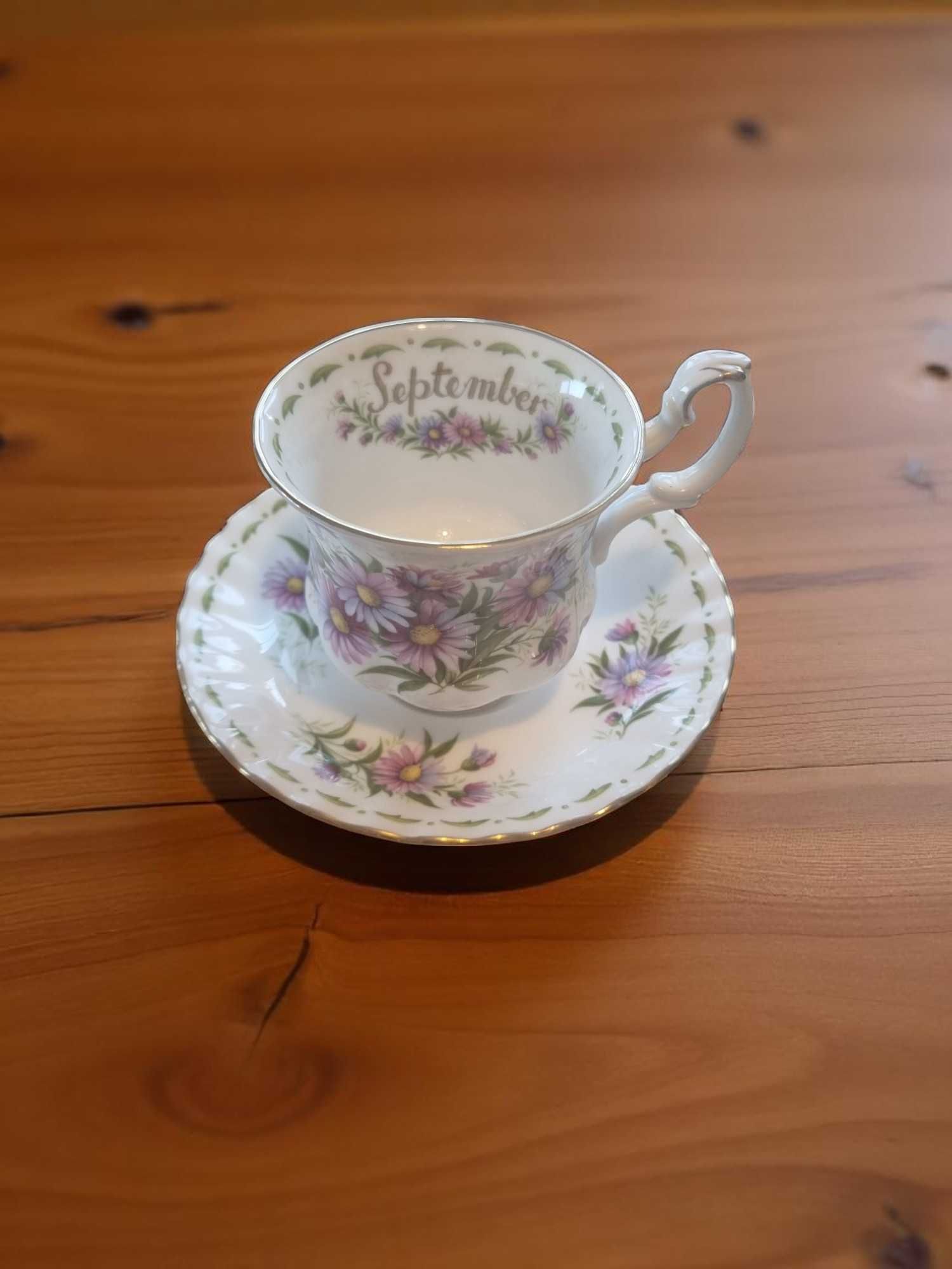 Чаени чаши Royal Albert  /Flower of the month