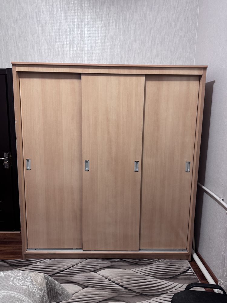 Продается спальный гарнитур в комплекте
