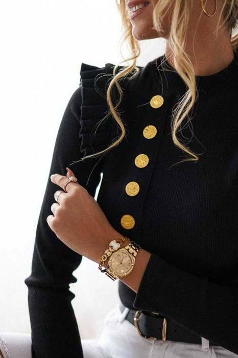 Bluza cu nasturi aurii si volanase pe umeri - MARIMI: XS, S