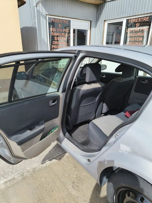 Vând / Schimb Renault Megane Sedan 1.4 16V
