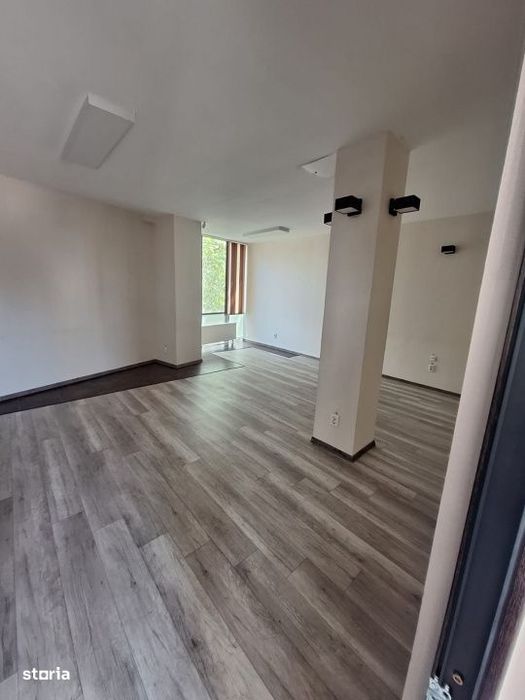 Faleza Nord , spatiu COMERCIAL/BIROURI, 240 mp., 4 locuri de parcare