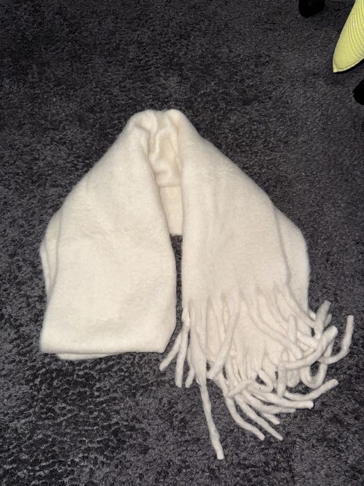 Шал на марката Zara