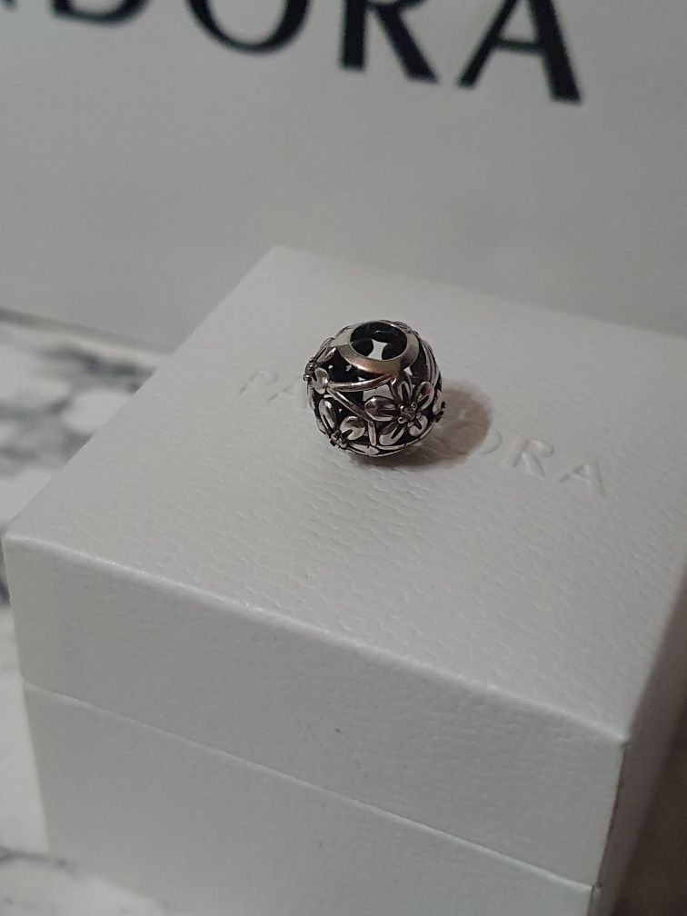 Charm/Talisman S925 tip Pandora NOU floricele