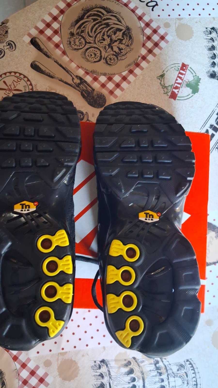 Нови оригинални маратонки Найк