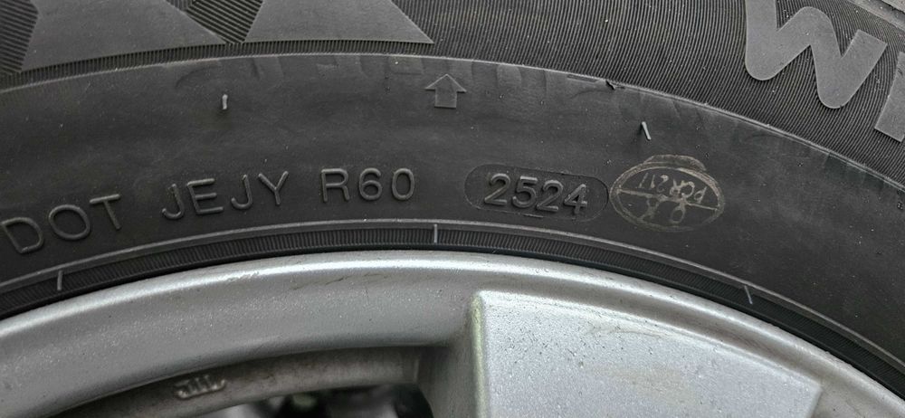 jante cu cauciucuri iarna  205 60 R16 iarna