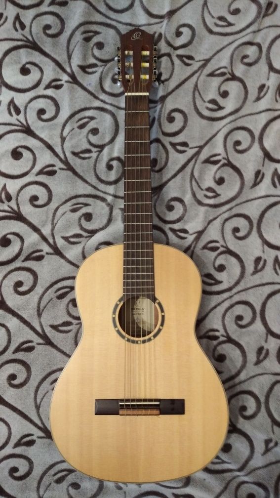 Кубе Roland китара Fender Washburn Pro Stratocaster