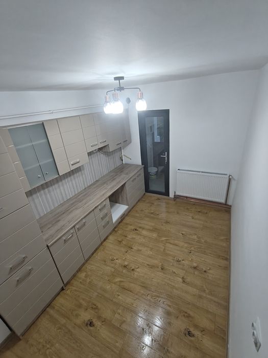 PF vând apartament 3 camere decomandat