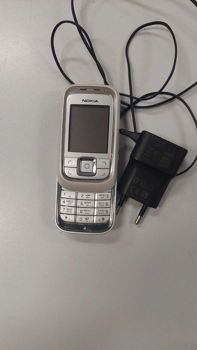 Nokia 1120 + Зарядно