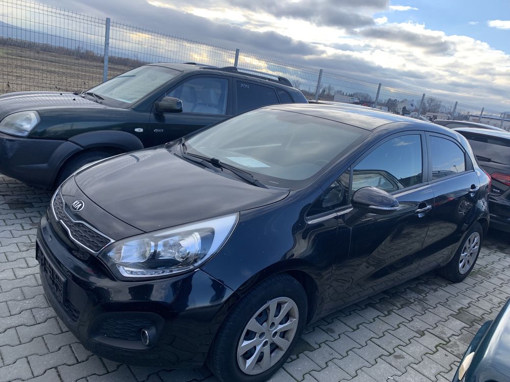 Kia Rio 1.1CRDI/75hp/2012г,На части