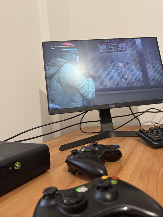 Xbox 360E cu 2 controllere, kinect si gta 5