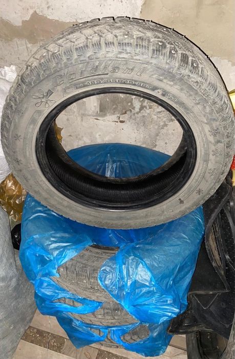 Продам шипованные шины в отличном состоянии