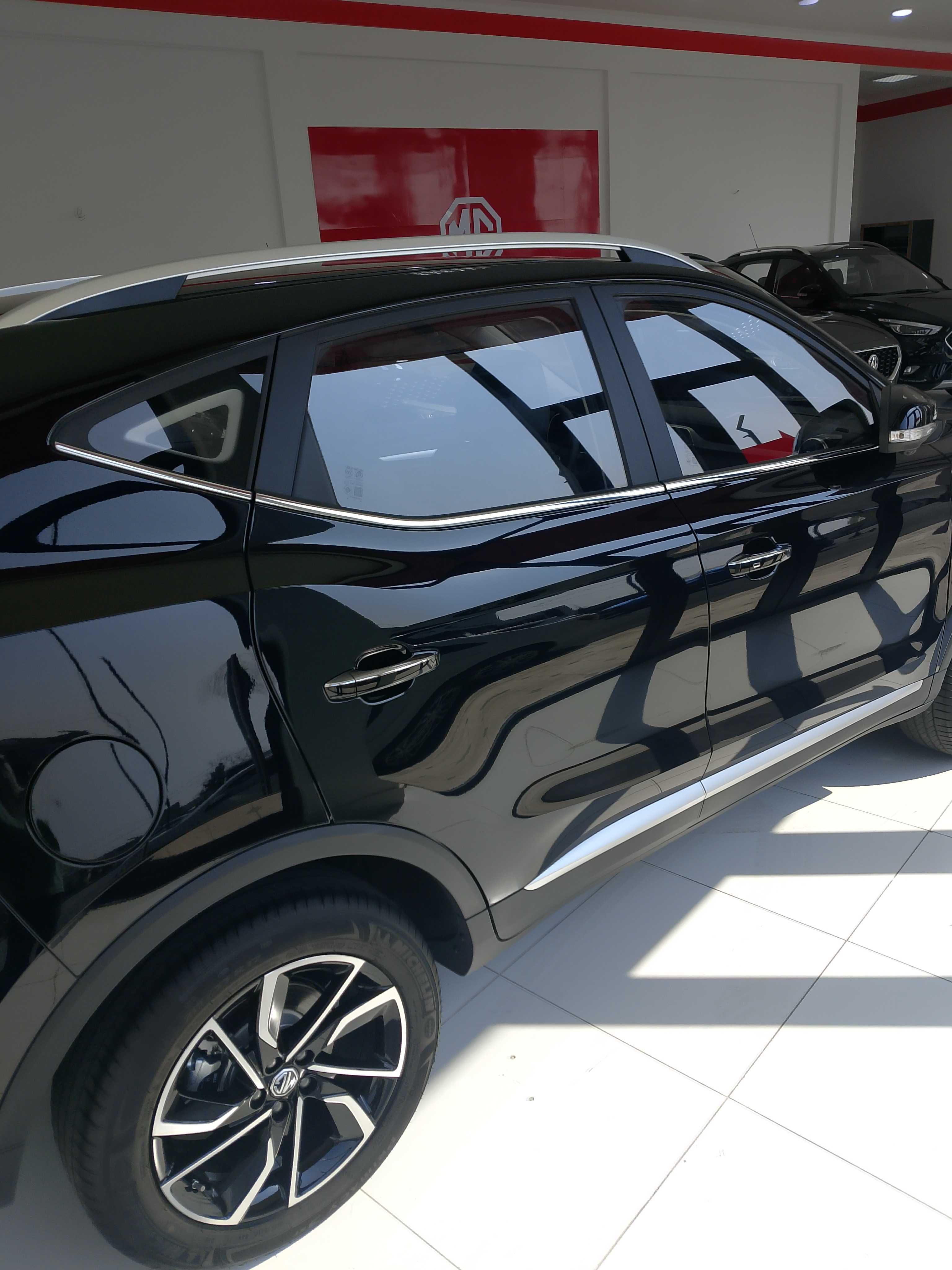 MG ZS-Красовер паркетнинг