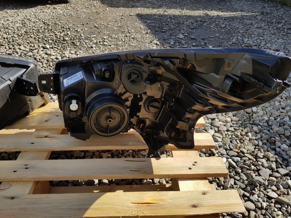 Far stânga/dreapta Renault Trafic,Vivaro,Primastar,Talento 1EE01141025