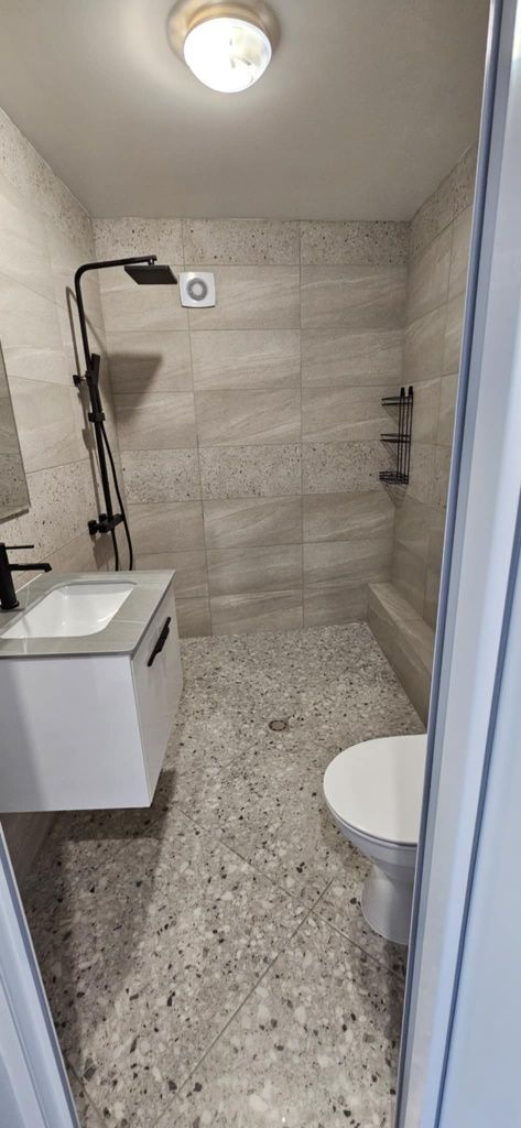 Дава се под наем Двустаен апартамент в Ловеч, Център - 40 кв.м за 306 € - Снимка #1