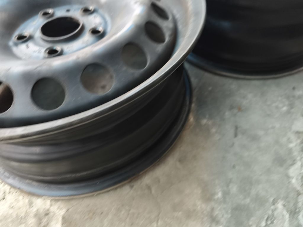15" оригинални джанти с тасове за Vw Golf,Passat/Skoda...