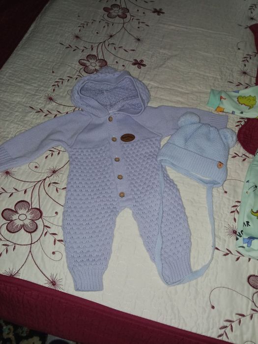 Продам вещи для новорожденного на выписку.