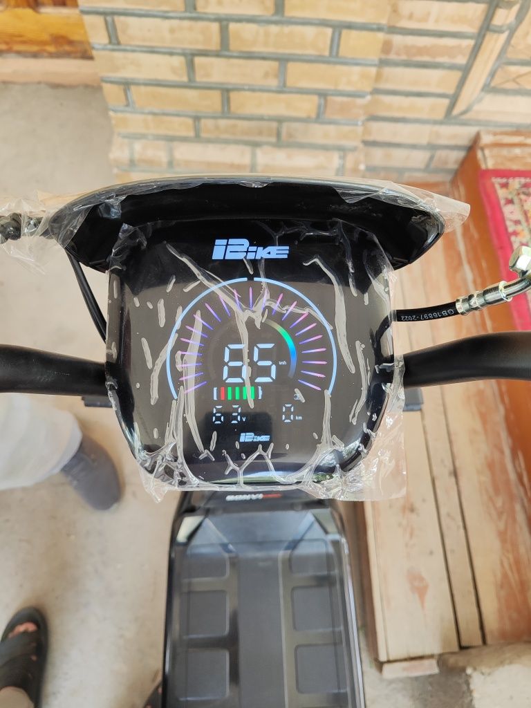 Bonvi elektron skuter satiladi tezlik 65 70 km bir zaryad 70 km yuridi