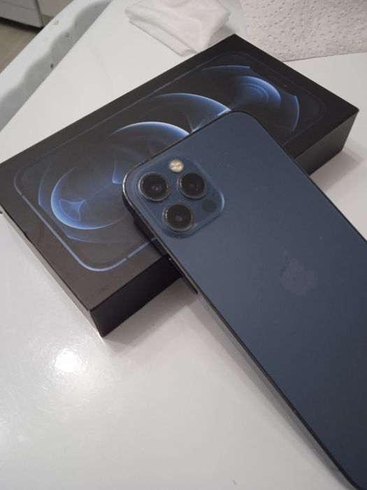 Айфон 12 Про в хорошем состоянии