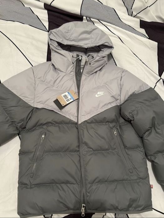 Geaca de iarnă Nike storm fit,ca nouă,mărimea M