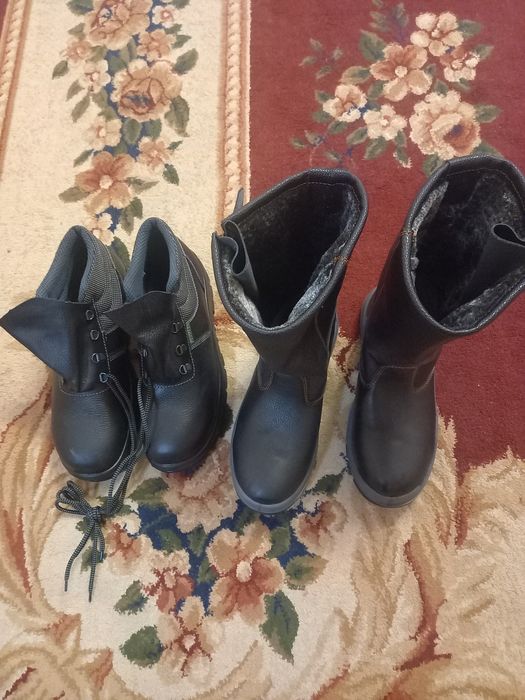 Продаётся мужские зимний и летний сапоги