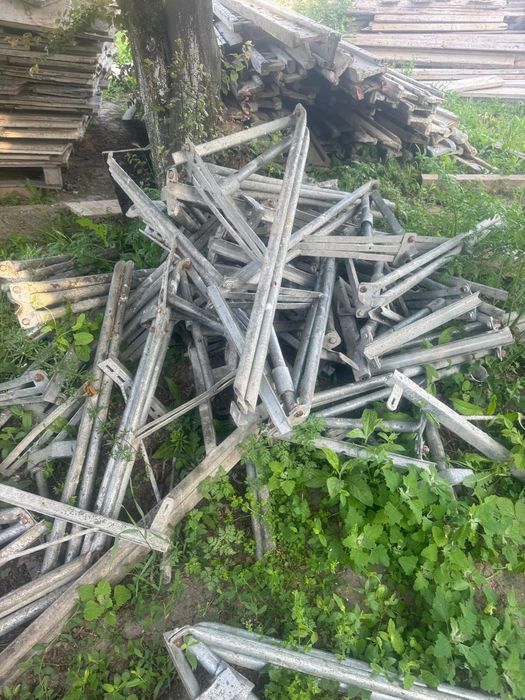 De vânzare popi metalici,montanți, furci , trepiezi