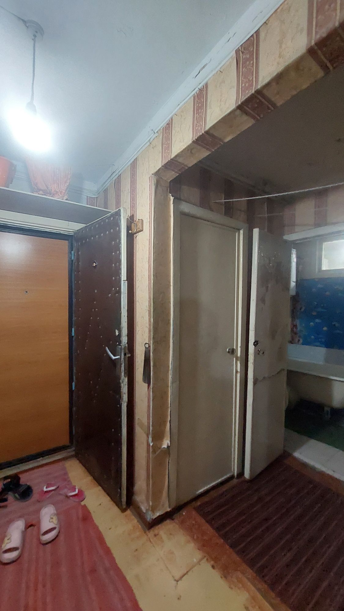 Аренда. 3/1/2. Квартира 54 м². Спутник 5 (Сергели). Дом деревянный.