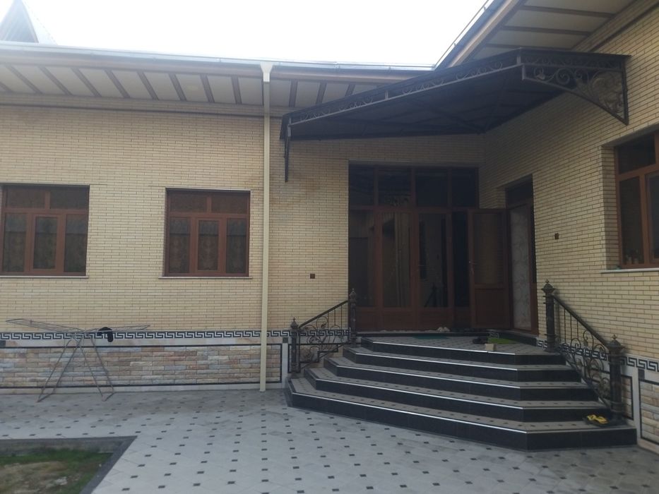 Uy sotiladi 5 xona 4.5 sutx