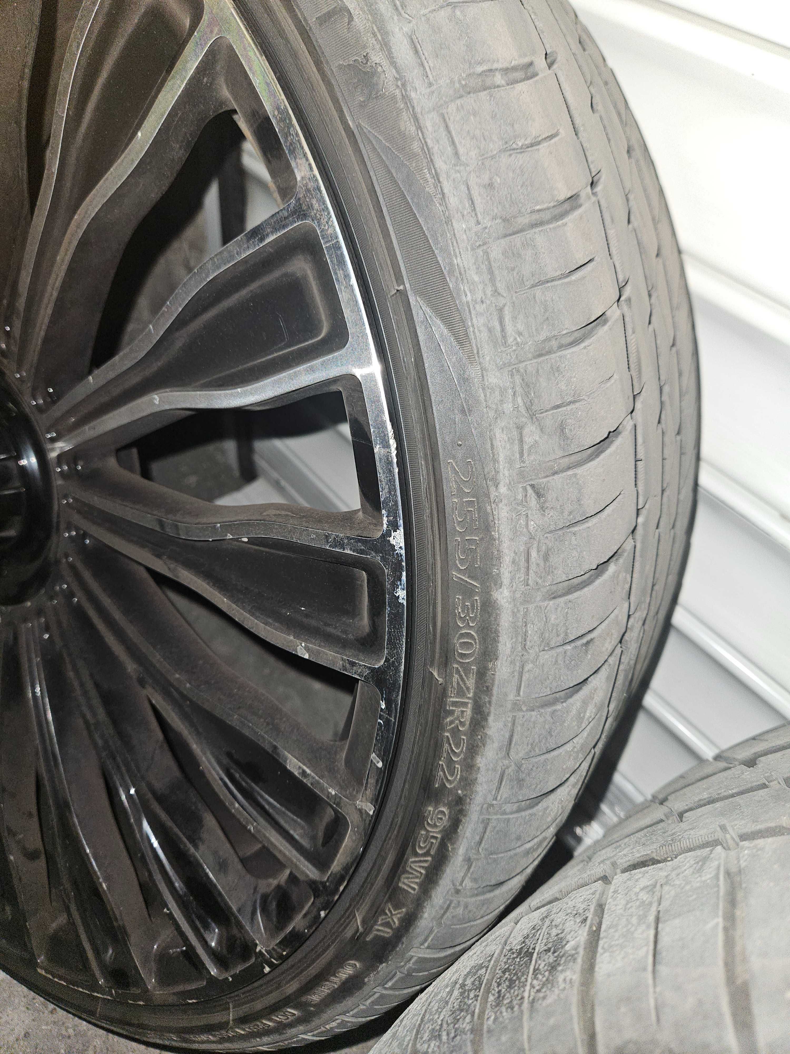 гуми с джанти 22 цола от мерцедес S550