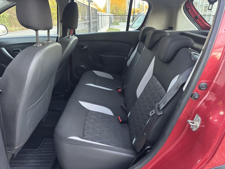 Dacia sandero stepway 0.9tce benzina 2014 90 cp navigatie